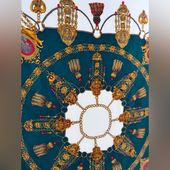 Hermes Authentic 100% Silk Large Scarf Gold Emerald Green 35”x35” - Picture 9 of 11